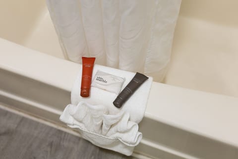 Standard Room, 2 Double Beds | Bathroom | Combined shower/tub, free toiletries, hair dryer, towels