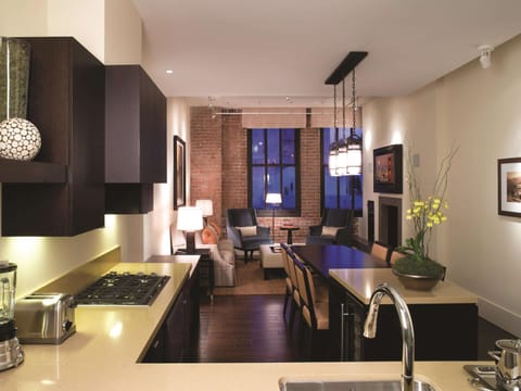 Frette Italian sheets, premium bedding, pillowtop beds, in-room safe