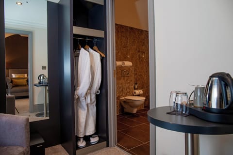 Bronte Suite | Free WiFi, bed sheets