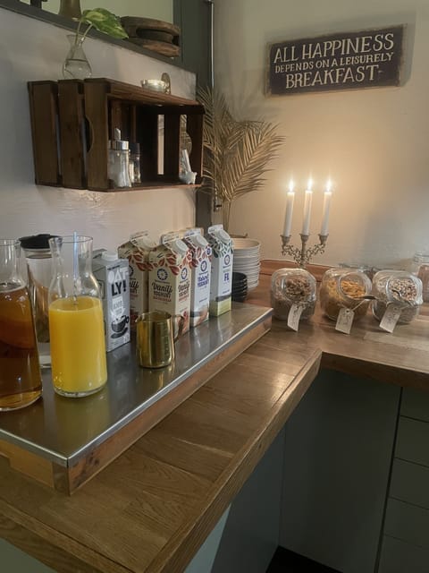 Free daily continental breakfast