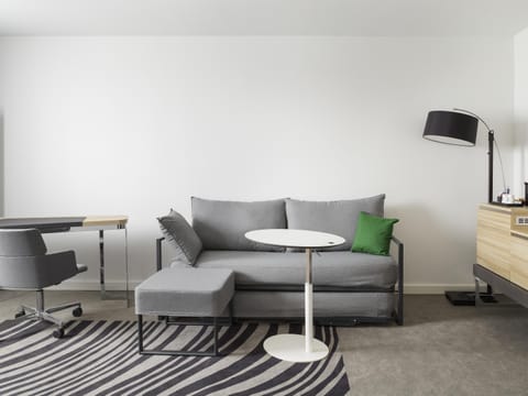 1 bedroom, premium bedding, in-room safe, desk