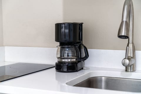 Standard Room, 1 King Bed | Private kitchen | Fridge, microwave, stovetop, coffee/tea maker