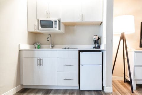 Oceanfront Kid's Suite | Private kitchen | Fridge, microwave, stovetop, coffee/tea maker