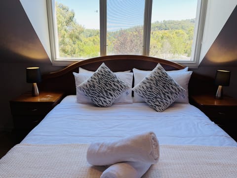House, 5 Bedrooms, Garden View | 4 bedrooms, desk, soundproofing, iron/ironing board