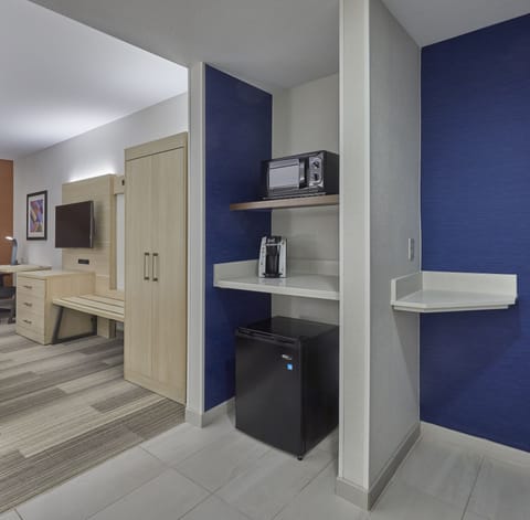 In-room safe, individually decorated, individually furnished, desk