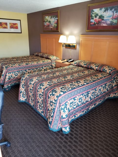 Classic Room, 2 Double Beds, Smoking | Free WiFi, bed sheets