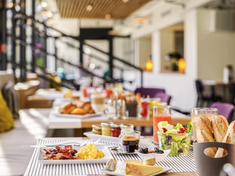 Daily buffet breakfast for a fee