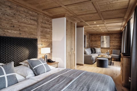 Junior Suite 40m2 | Minibar, in-room safe, free cribs/infant beds, rollaway beds