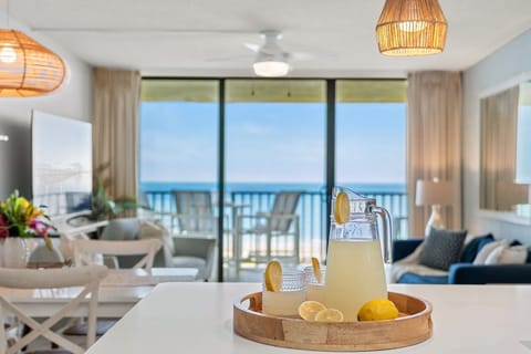 Apartment (2 Bedrooms) | Private kitchen | Fridge, microwave, oven, coffee/tea maker