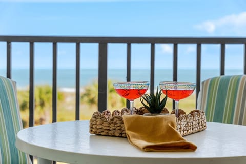 Apartment (2 Bedrooms) | Balcony