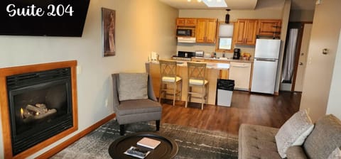 Comfort Studio Suite, 2 Bedrooms, Balcony, Bay View | Living room | TV