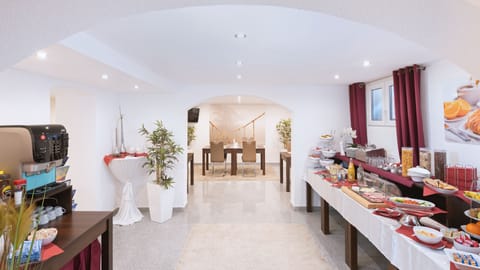 Daily buffet breakfast (EUR 10 per person)