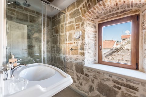 Deluxe Double Room, 1 Queen Bed | Premium bedding, minibar, in-room safe, individually decorated