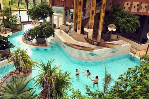 Indoor pool, outdoor pool, lifeguards on site