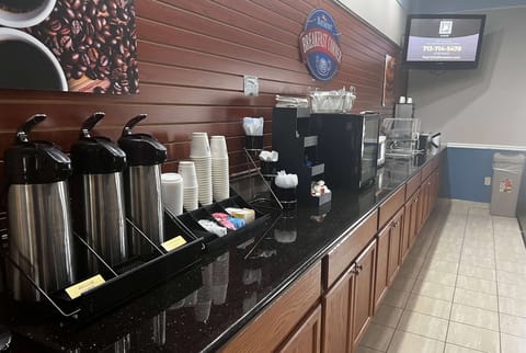 Free daily continental breakfast