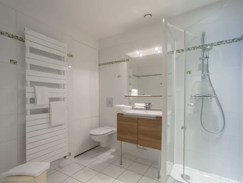 Free toiletries, towels