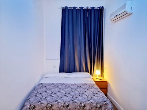 Single Room | Desk, iron/ironing board, free rollaway beds, free WiFi