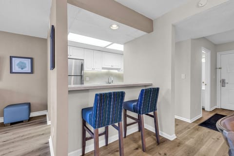 Townhome, 2 Bedrooms | Private kitchen | Fridge, microwave, oven, stovetop