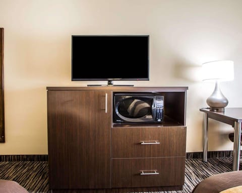 Standard Room, 2 Queen Beds, Non Smoking | Premium bedding, iron/ironing board, free WiFi, bed sheets