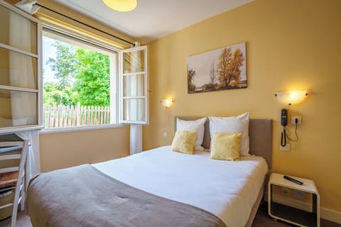 Single Room | Individually decorated, individually furnished, desk