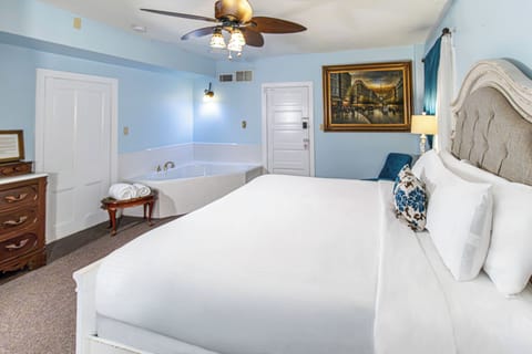 Superior Room, 1 King Bed, Ground Floor | Free minibar items, soundproofing, free WiFi, bed sheets