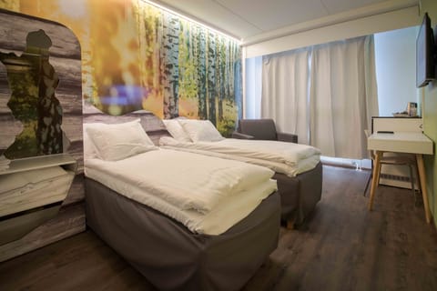 Desk, blackout drapes, free WiFi, bed sheets