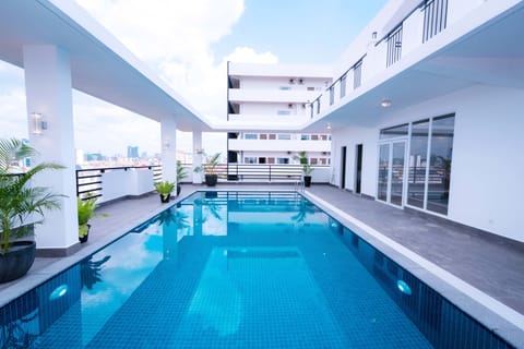 Rooftop pool