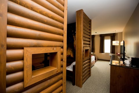 In-room safe, iron/ironing board, Internet, bed sheets