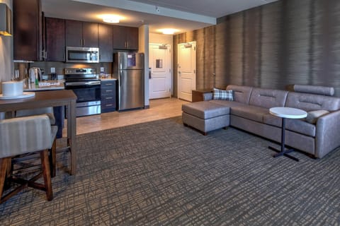 Suite, 1 Bedroom | Pillowtop beds, in-room safe, desk, iron/ironing board