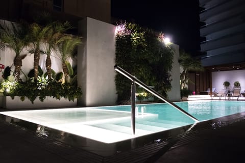 Seasonal outdoor pool, sun loungers