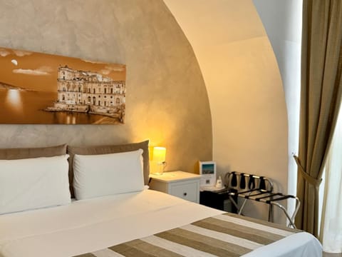 In-room safe, desk, soundproofing, cribs/infant beds
