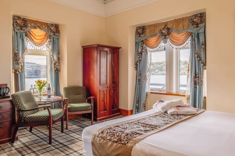 Double Room, Sea View | Desk, free WiFi, bed sheets