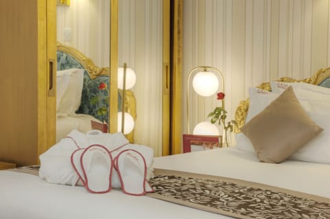 Suite Twin | Desk, free WiFi, bed sheets