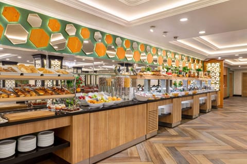 Daily buffet breakfast for a fee