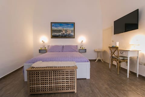 Comfort Quadruple Room | Premium bedding, desk, soundproofing, free WiFi