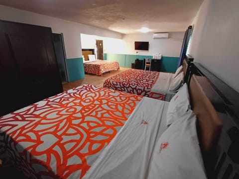 Basic Triple Room | Free WiFi, bed sheets
