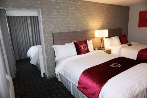 Suite, Multiple Beds, Non Smoking | In-room safe, individually furnished, desk, laptop workspace