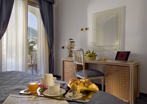 Minibar, in-room safe, desk, soundproofing