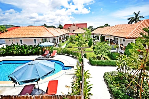 Outdoor pool, sun loungers