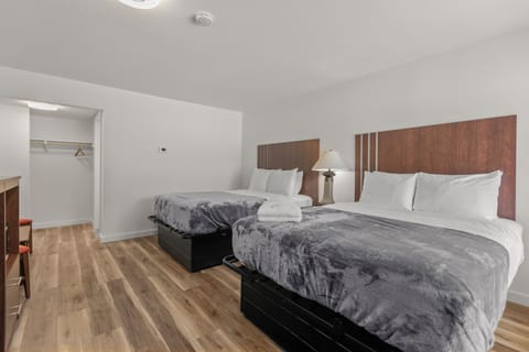 Egyptian cotton sheets, premium bedding, Tempur-Pedic beds