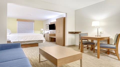 Suite, 1 King Bed | Premium bedding, in-room safe, desk, laptop workspace