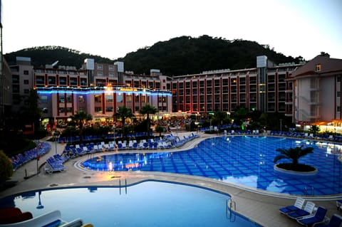 Indoor pool, 2 outdoor pools, sun loungers