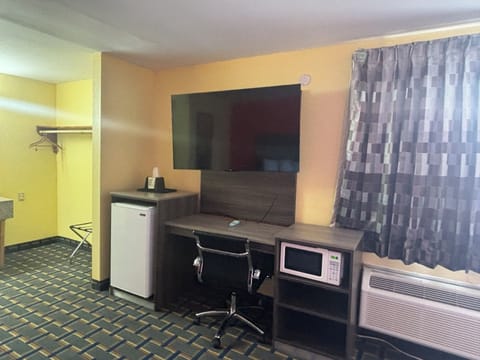 Standard Room, 2 Queen Beds | Desk, iron/ironing board, free WiFi