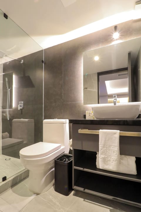 Premium Studio | Bathroom | Free toiletries, hair dryer, bathrobes, slippers