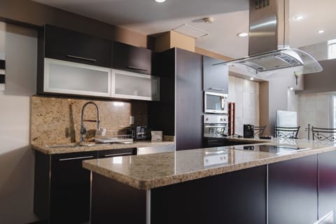 Presidential Room | Living area | 50-inch Smart TV with digital channels, TV