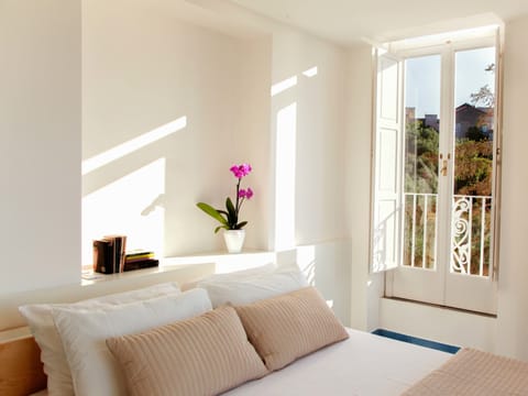 Superior Double Room, 1 Bedroom, Balcony, Sea Facing | Desk, soundproofing, cribs/infant beds, travel crib