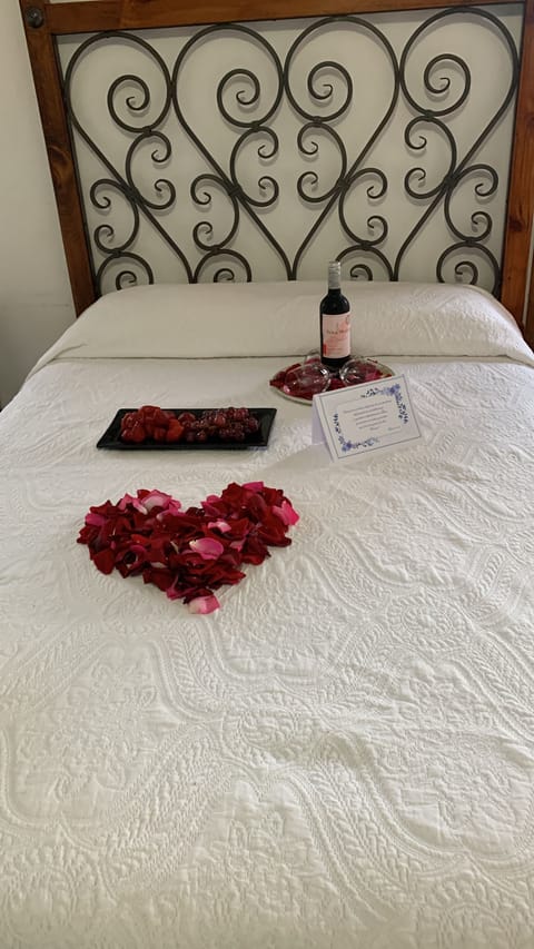 Double Economy Room | Laptop workspace, iron/ironing board, free WiFi, bed sheets