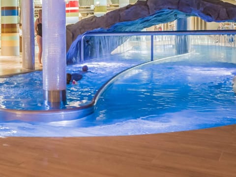 2 indoor pools