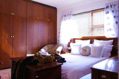 Trust | In-room safe, blackout drapes, iron/ironing board, bed sheets