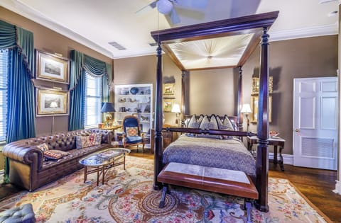 Deluxe Room, 1 Double Bed (Riata) | Premium bedding, iron/ironing board, free WiFi, bed sheets